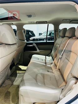 تۆیۆتا لاند کروزەر